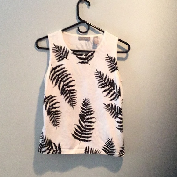 Kate Hill Medium Black Gray White Leaf Print Tank - Picture 1 of 2